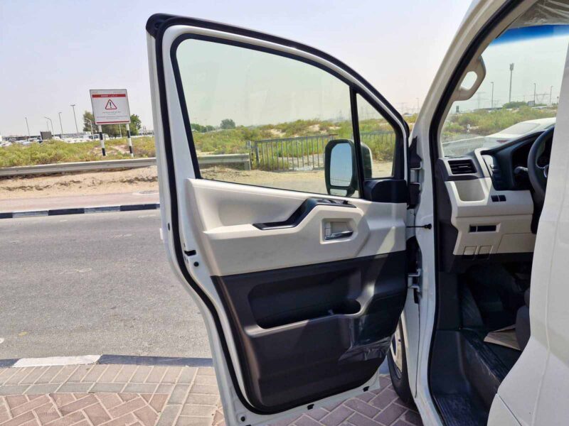 2026 Toyota Hiace Passenger Van High Roof 3.5-liter V6 Petrol Engine White Beige Van GCC