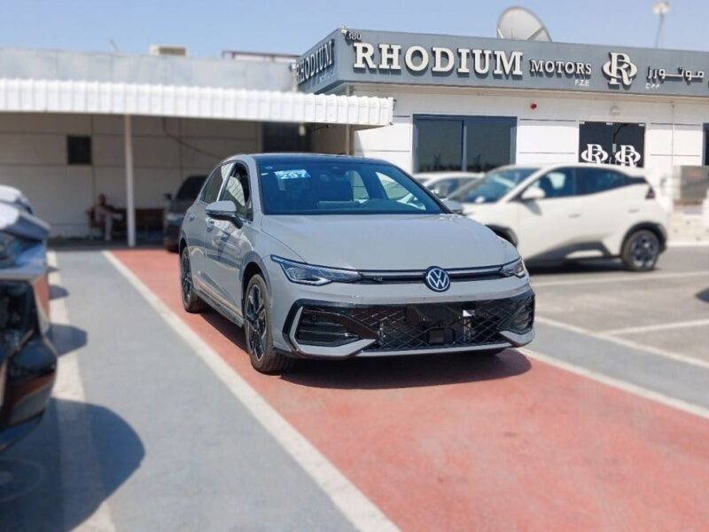 2024 Volkswagen Golf TSI R-Line 1.5-liter turbocharged 4-cylinder Engine Grey Beige Hatchback