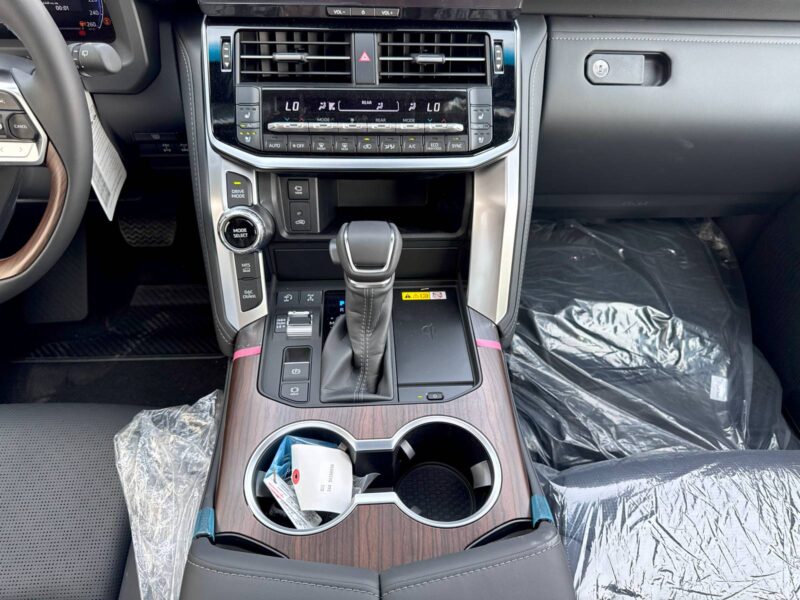 2026 Toyota Land Cruiser 300 VX 3.5L Twin-Turbo V6 Petrol Engine Black SUV GCC Specs