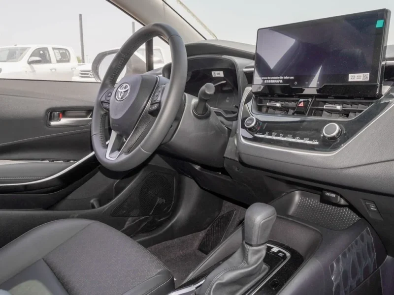 2025 Toyota Corolla 1.8 Litres 4-cylinder Hybrid Engine White Black Sedan Automatic