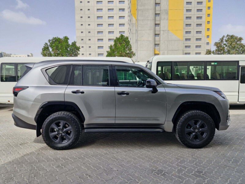 2026 Lexus LX700h Overtrail 3.5L V6 Twin Turbo Petrol Hybrid Silver Black SUV GCC