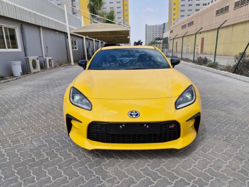 2026 Toyota GR 86 2.4L 4-Cylinder Boxer Petrol Engine Yellow Black 2-Door Coupe