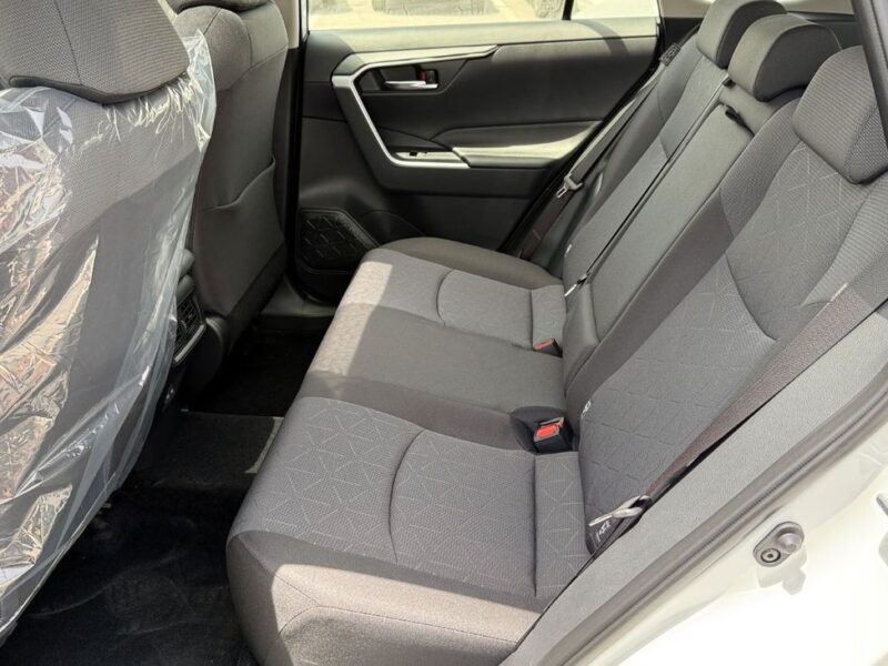 2025 Toyota RAV 4 EXR 2.5 Litres 4 Cylinders Petrol Engine White Black SUV GCC Specs
