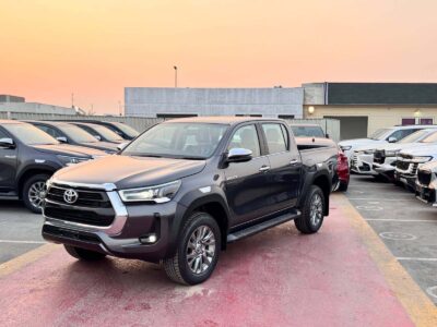 2025 Toyota Hilux Double Cab RHD 2.8L 4-cylinder Diesel Engine Grey Black Pickup Truck