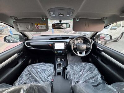2025 Toyota Hilux Double Cab RHD 2.8L 4-cylinder Diesel Engine Grey Black Pickup Truck