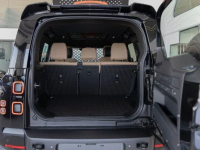 2026 LAND ROVER DEFENDER 110 X-DYNAMIC HSE P400 3.0L 6 Cylinders Petrol Engine Black Tan SUV