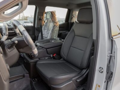 2025 CHEVROLET SILVERADO V8 Petrol Engine 5.3 Litres 4WD GCC Specs White Black Pickup