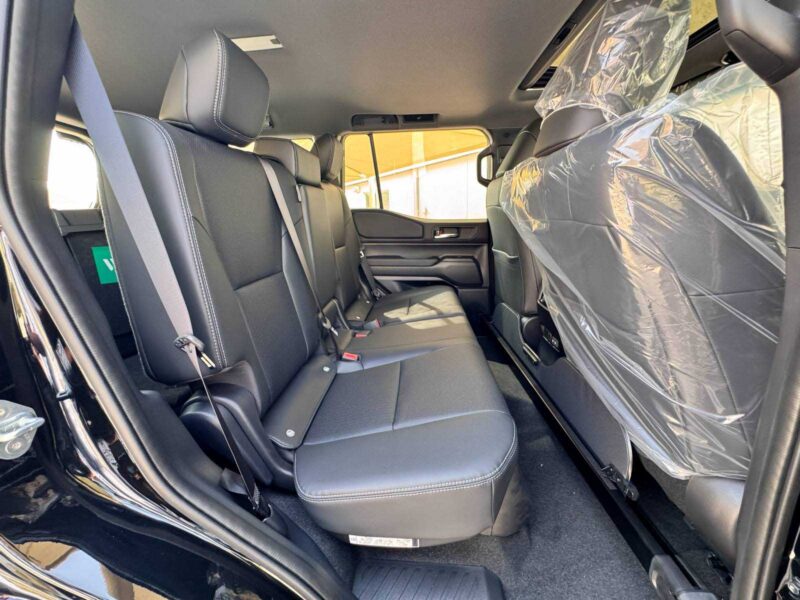 2025 Toyota Land Cruiser Prado 2.8L 4-cylinder Turbo Diesel Engine Black SUV