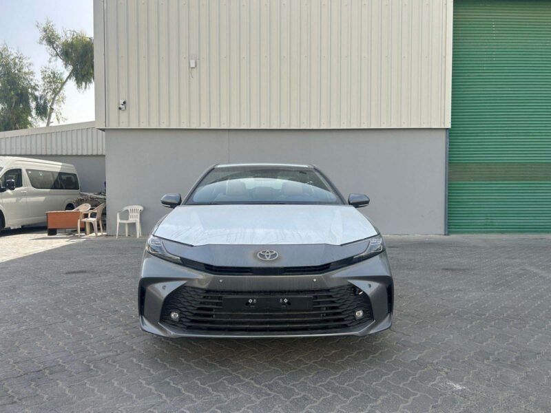 2025 Toyota Camry 2.5-liter 4-cylinder Petrol Engine Grey Beige Sedan GCC Specs
