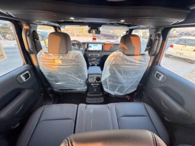 2025 Jeep Wrangler Unlimited Rubicon 2.0L Turbocharged 4-cylinder Engine Black SUV