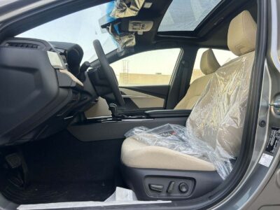 2025 Toyota Camry 2.5-liter 4-cylinder Petrol Engine Grey Beige Sedan GCC Specs