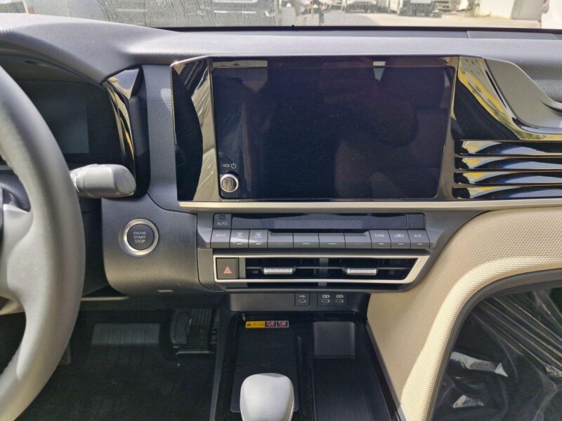 2025 Toyota Camry 2.5-liter 4-cylinder Petrol Engine Blue Beige Sedan GCC Specs