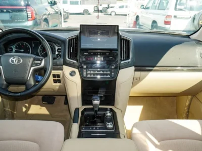 2021 Toyota Land Cruiser GXR Grand Touring 4.0-litre V6 Petrol Engine White Beige SUV GCC