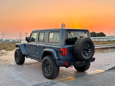 2025 Jeep Wrangler Unlimited Rubicon 2.0L Turbocharged 4-cylinder Engine Grey Black SUV