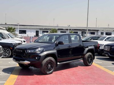 2025 Toyota Hilux Double Cab 2.8-liter 4-cylinder Turbo Diesel Black Pickup Truck GCC Specs