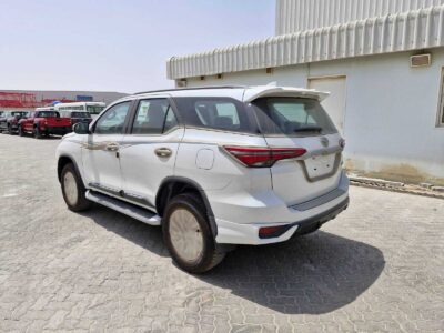 2025 Toyota Fortuner VXR 4.0-liter V6 Petrol Engine White Tan SUV Automatic GCC Specs