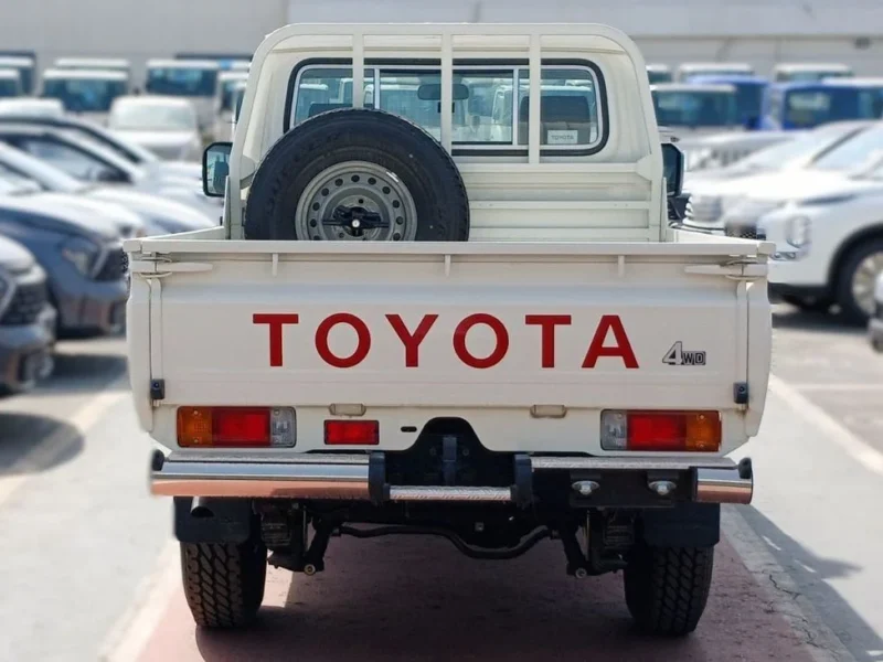 2025 Toyota Land Cruiser 79 Single Cab 2.8L 4-cylinder Turbocharged Diesel White Beige