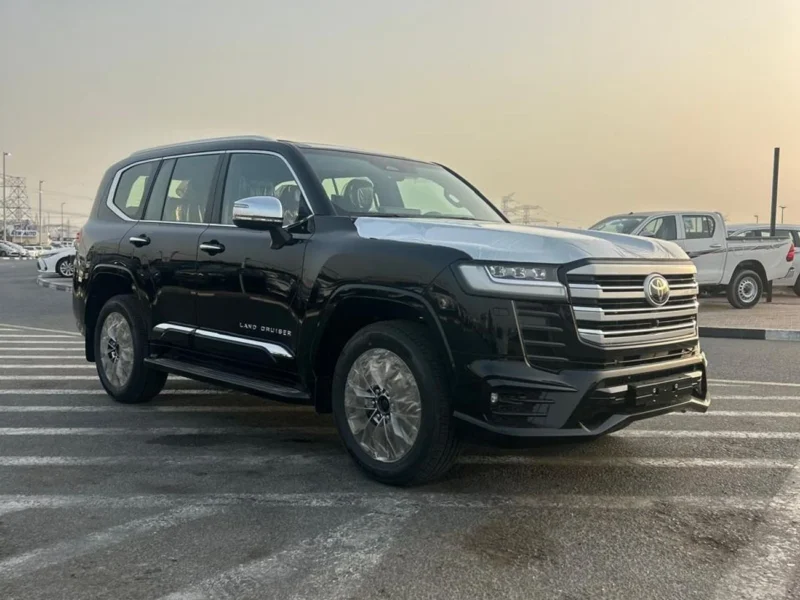 2025 Toyota Land Cruiser VXR 3.5L Twin-Turbo V6 Petrol Engine Black Red SUV GCC Specs