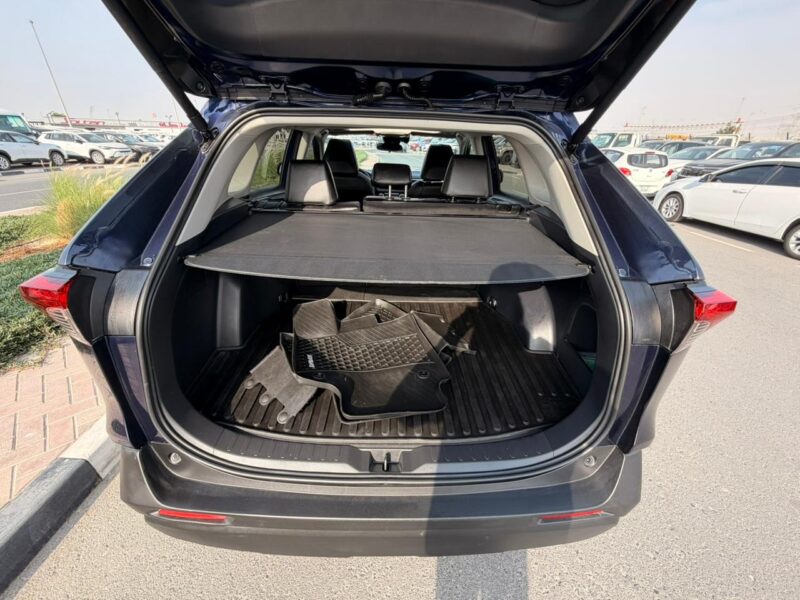 2025 TOYOTA RAV4 XLE HYBRID 2.5 Litres V4 Engine Dark Blue Black SUV AWD Canadian Specs