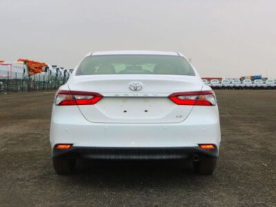 2024 Toyota Camry LE 2.5 Litres 4-Cylinder Petrol Engine White Beige Sedan Automatic