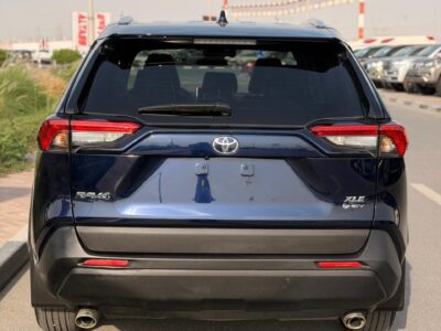 2025 TOYOTA RAV4 XLE HYBRID 2.5 Litres V4 Engine Dark Blue Black SUV AWD Canadian Specs