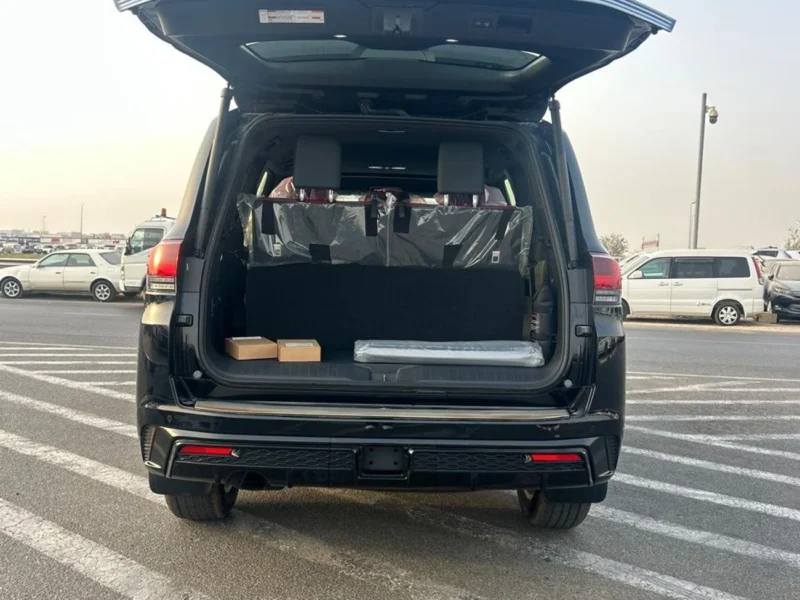 2025 Toyota Land Cruiser VXR 3.5L Twin-Turbo V6 Petrol Engine Black Red SUV GCC Specs