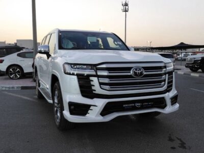 2025 Toyota Land Cruiser VXR 3.5L Twin-Turbo V6 Petrol Engine White Red SUV GCC Specs