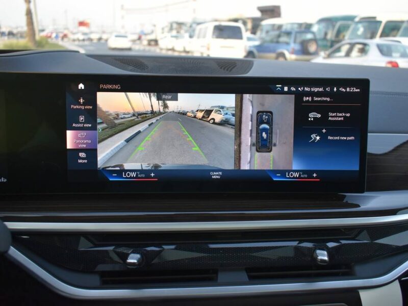 2025 BMW X7 xDrive40i 3.0-liter TwinPower Turbo inline 6-cylinder Engine Black Brown SUV