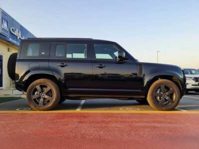 2025 Land Rover Defender 110 X-Dynamic HSE 3.0L Inline-6 Turbocharged Petrol Black SUV