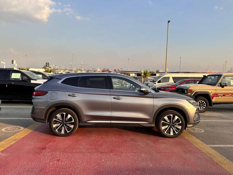2025 BYD Song Plus Electric Vehicle 605km Flagship Version Grey White SUV Automatic