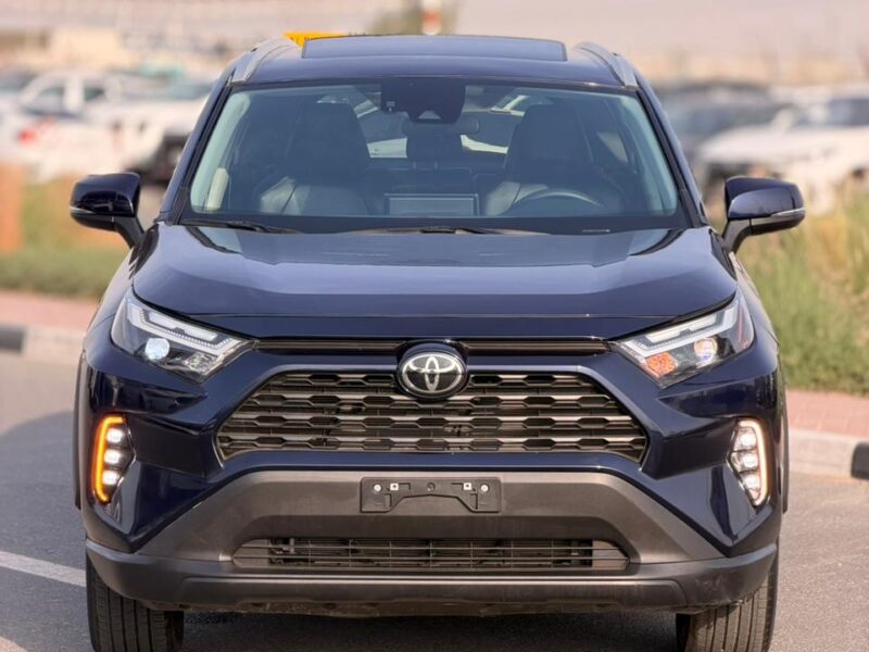 2025 TOYOTA RAV4 XLE HYBRID 2.5 Litres V4 Engine Dark Blue Black SUV AWD Canadian Specs
