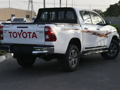 2026 Toyota Hilux 2.4L 4-Cylinder D-4D Turbo Diesel White Maroon Pickup Truck FULL OPTION
