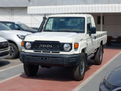 2025 Toyota Land Cruiser 79 Single Cab 2.8L 4-cylinder Turbocharged Diesel White Beige