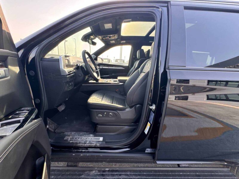 2025 Cadillac Escalade ESV Sport Platinum 6.2L V8 Petrol Engine Black SUV Automatic
