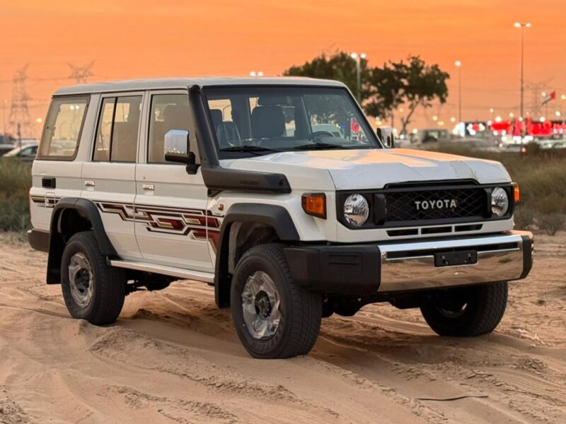 2025 Toyota Land Cruiser 70 Standard 4.0L V6 Petrol Engine White Grey SUV Manual GCC