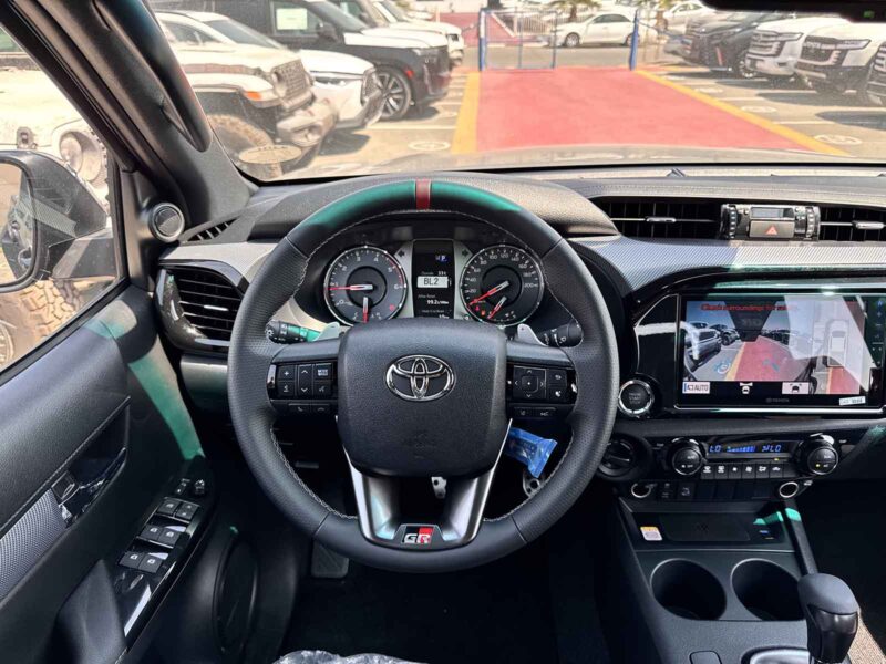 2025 Toyota Hilux Double Cab 2.8-liter 4-cylinder Turbo Diesel Black Pickup Truck GCC Specs