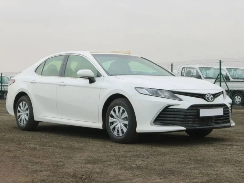 2024 Toyota Camry LE 2.5 Litres 4-Cylinder Petrol Engine White Beige Sedan Automatic
