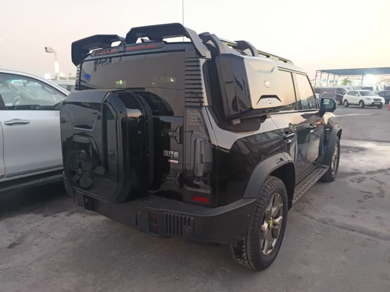 2025 Jetour T2 Luxury 2.0L turbocharged 4-cylinder Engine Black SUV Automatic