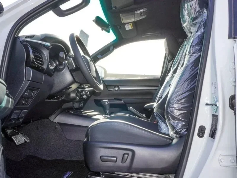 2026 Toyota Hilux GR Sport 2.8L 4-cylinder Diesel Engine White Grey Pickup Truck GCC