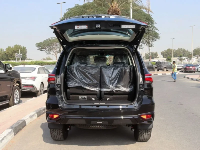 2026 Toyota Fortuner 4.0-liter V6 Petrol Engine Black SUV GCC Specs Automatic