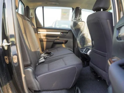 2025 Toyota Hilux SR5 2.7 Litres Petrol 4-Cylinder Engine Black Pickup Truck GCC Specs