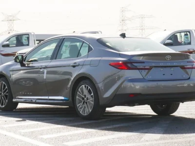 2025 Toyota Camry LE HEV 2.5L 4-Cylinder Hybrid Engine Grey Beige Sedan GCC Specs