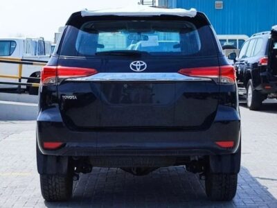 2026 Toyota Fortuner 2.7 Liters 4 Cylinders Petrol Engine Black SUV Automatic GCC Specs