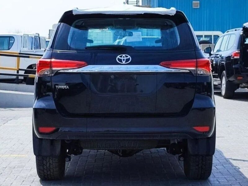 2026 Toyota Fortuner 2.7 Liters 4 Cylinders Petrol Engine Black SUV Automatic GCC Specs