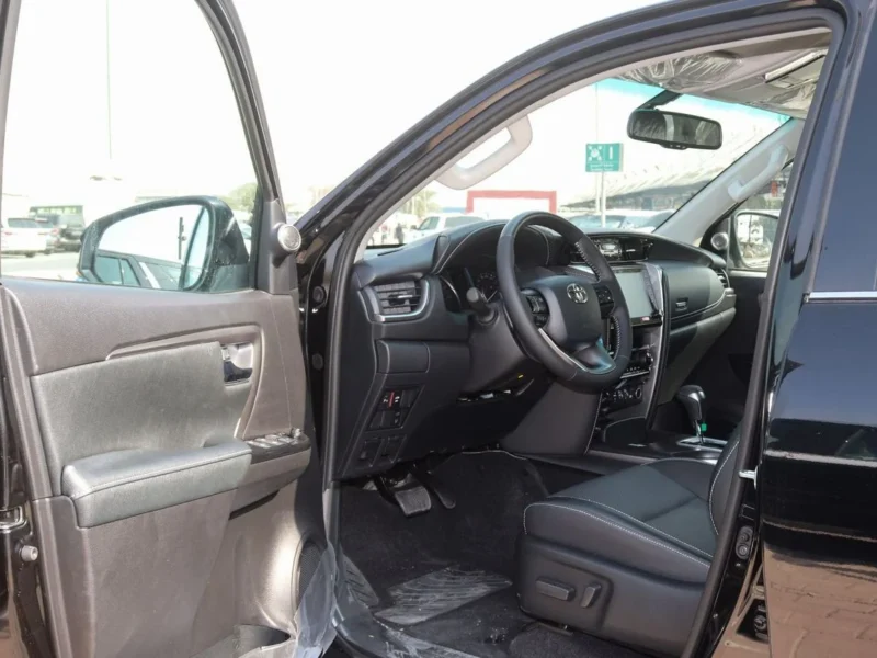 2026 Toyota Fortuner 4.0-liter V6 Petrol Engine Black SUV GCC Specs Automatic