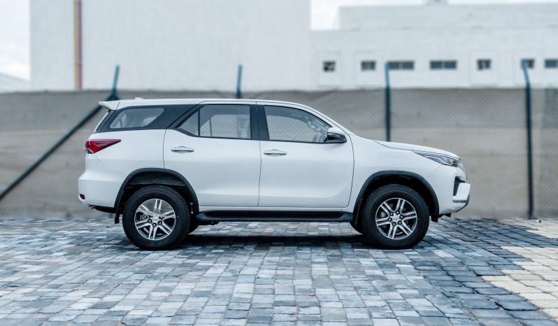 2026 Toyota Fortuner GX 2.7 Liter 4-Cylinder Petrol Engine White Tan SUV Automatic