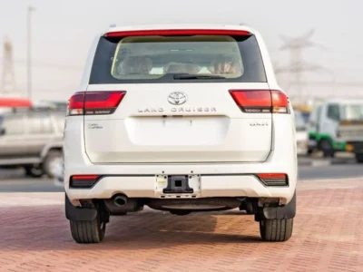 2024 Toyota Land Cruiser 300 GXR 3.5L V6 Twin Turbo Petrol Engine White Beige SUV GCC