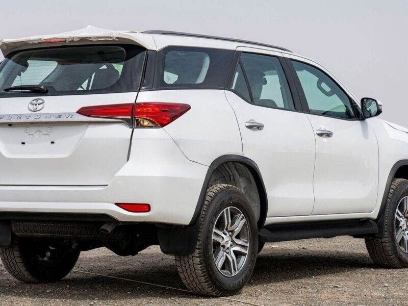 2024 Toyota Fortuner 2.4 Liter 4-cylinder Diesel Turbocharged Engine White Black SUV