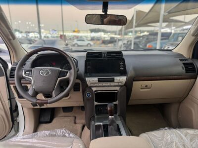 2019 Toyota Land Cruiser Prado GXR 2.7 Liters 4-cylinder Engine White Beige SUV GCC