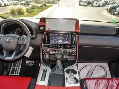 2025 Lexus LX 600 F Sport 3.5-liter V6 Twin-Turbo Petrol Engine Green Red SUV GCC Specs